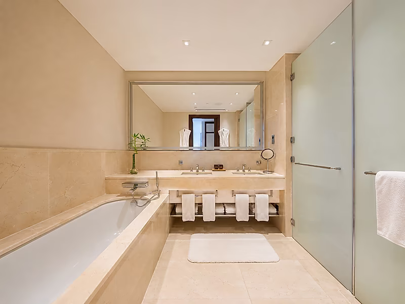 PRESTIGIOUS FAMILY LIVING! 4-BR DUPLEX APARTMENT - Photo 10