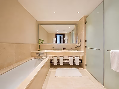 PRESTIGIOUS FAMILY LIVING! 4-BR DUPLEX APARTMENT