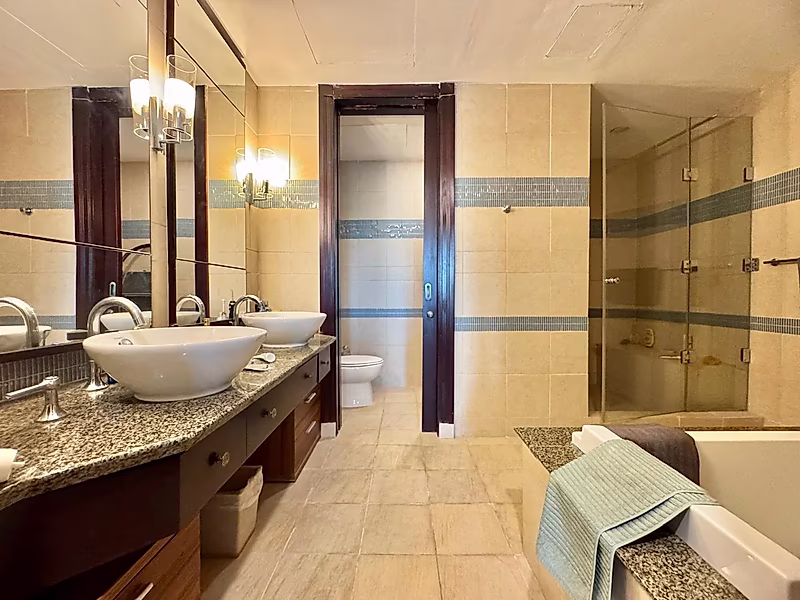 Exclusive Marina-Front Townhouse | 2 Bedrooms | Prime Porto Arabia Address | - Photo 11