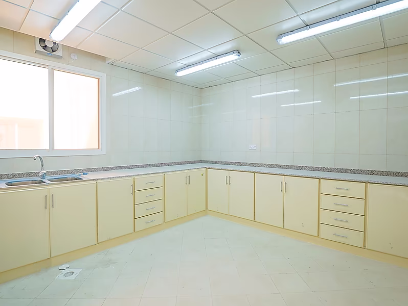 EXCEPTIONAL WAREHOUSE | BIRKAT AL AWAMER - Photo 35
