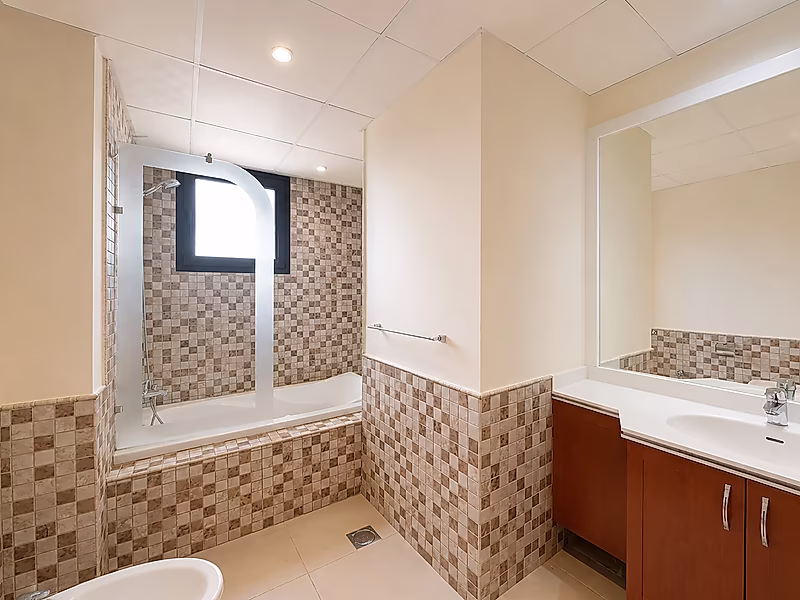 Stunning 2BR | Full Marina View | Spacious Layout | Prime Porto Arabia Tower - Photo 3