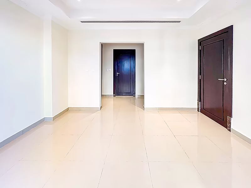 Elegant 1-Bedroom Apartment | Porto Arabia, The Pearl - Photo 2