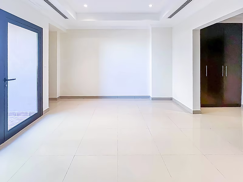 Elegant 1-Bedroom Apartment | Porto Arabia, The Pearl - Photo 4
