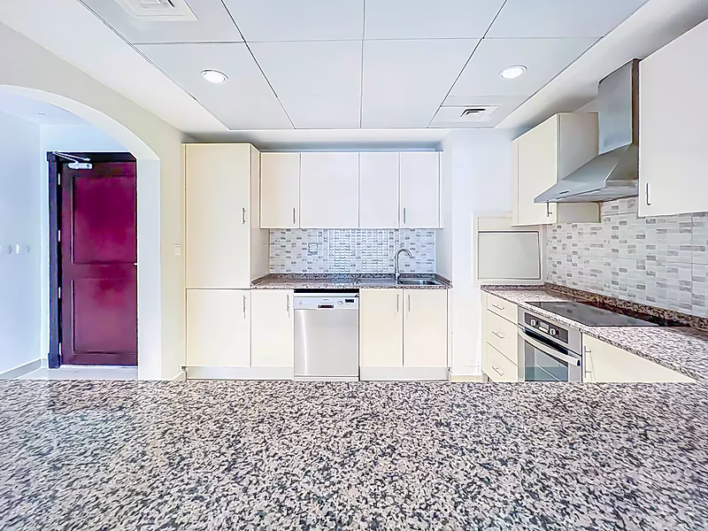 Elegant 1-Bedroom Apartment | Porto Arabia, The Pearl - Photo 5