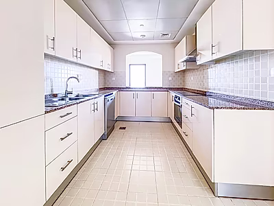 Elegant 1-Bedroom Apartment | Porto Arabia, The Pearl