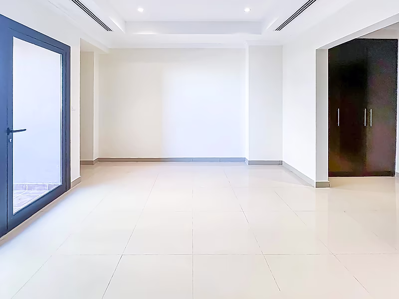 Elegant 1-Bedroom Apartment | Porto Arabia, The Pearl - Photo 10