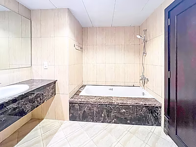 Elegant 1-Bedroom Apartment | Porto Arabia, The Pearl