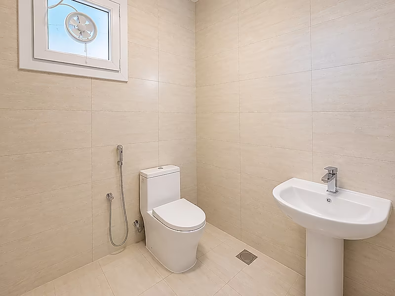 مساحة جديدة كلياً لغسيل السيارات للإيجار | الخور - Photo 5