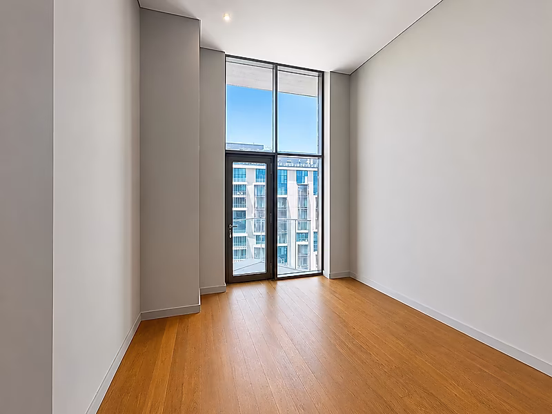 Unique 2-Bedroom Penthouse with Stunning Double-Height Ceilings - Photo 6