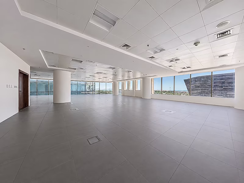 130m² Elite Semi-fitted Business space with Stunning Sea views - Photo 1