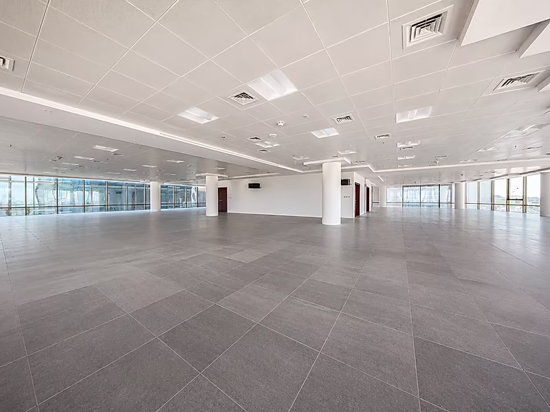 130m² Elite Semi-fitted Business space with Stunning Sea views - Photo 2