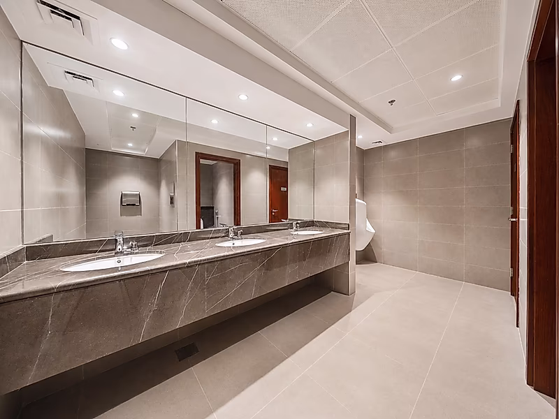 130m² Elite Semi-fitted Business space with Stunning Sea views - Photo 8