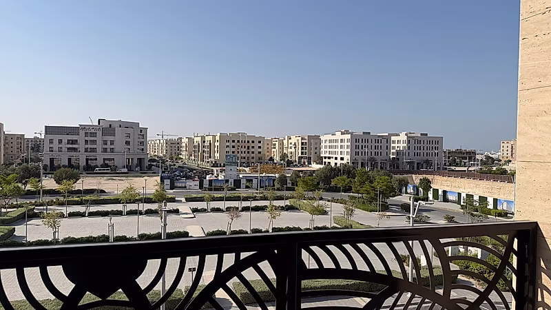 Exquisite 2BR Apartment with Luxury Finishes - Photo 4