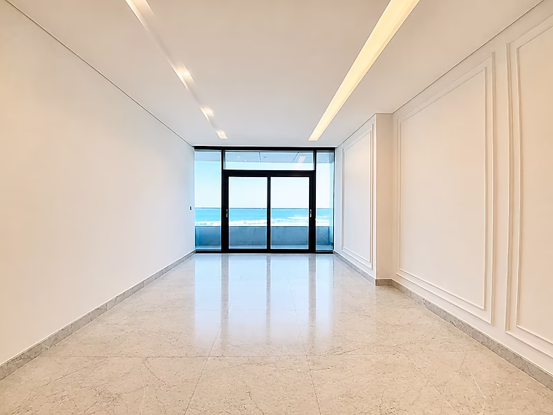 Brand-New 2-Bedroom Semi-Furnished Apartment + Maid’s Room in Lusail Marina With Payment Plan - Photo 2