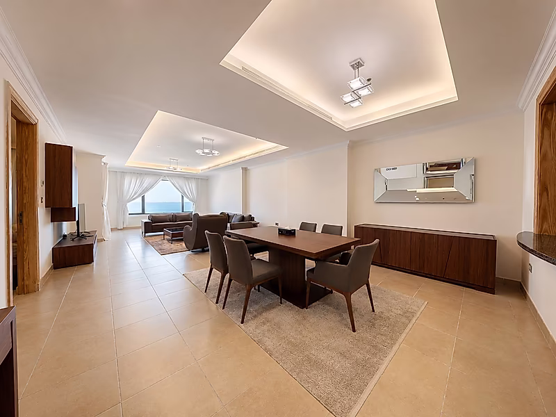 Elevated Living in Porto Arabia – Premium Fully Furnished 1-Bedroom Apartment - Photo 5