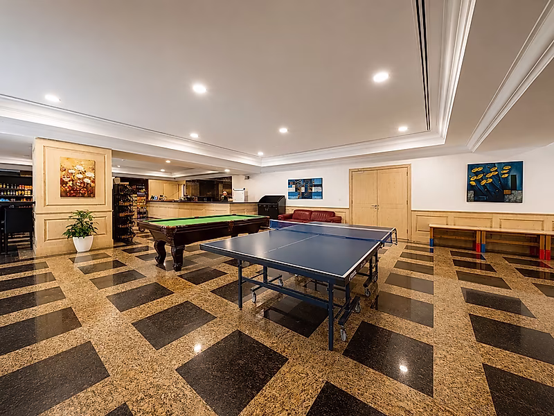 Elevated Living in Porto Arabia – Premium Fully Furnished 1-Bedroom Apartment - Photo 15