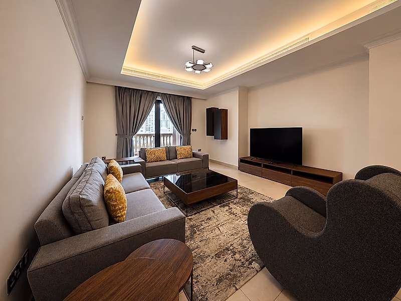 Elegant Fully Furnished 2-Bedroom Residence in Porto Arabia - Photo 1