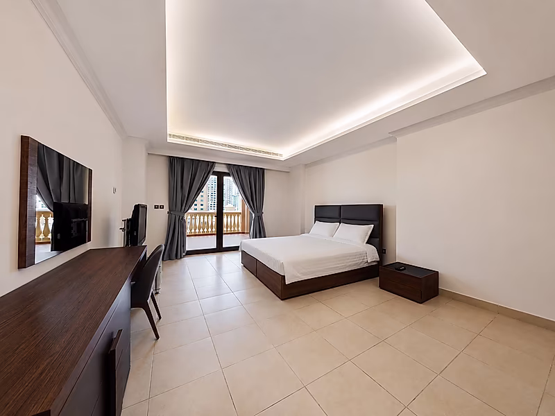 Elegant Fully Furnished 2-Bedroom Residence in Porto Arabia - Photo 5