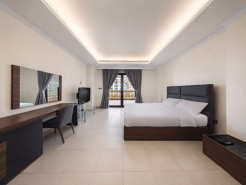 Elegant Fully Furnished 2-Bedroom Residence in Porto Arabia - Photo 6