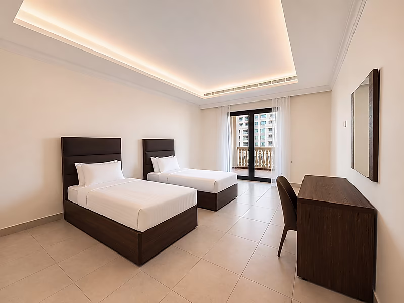 Elegant Fully Furnished 2-Bedroom Residence in Porto Arabia - Photo 9