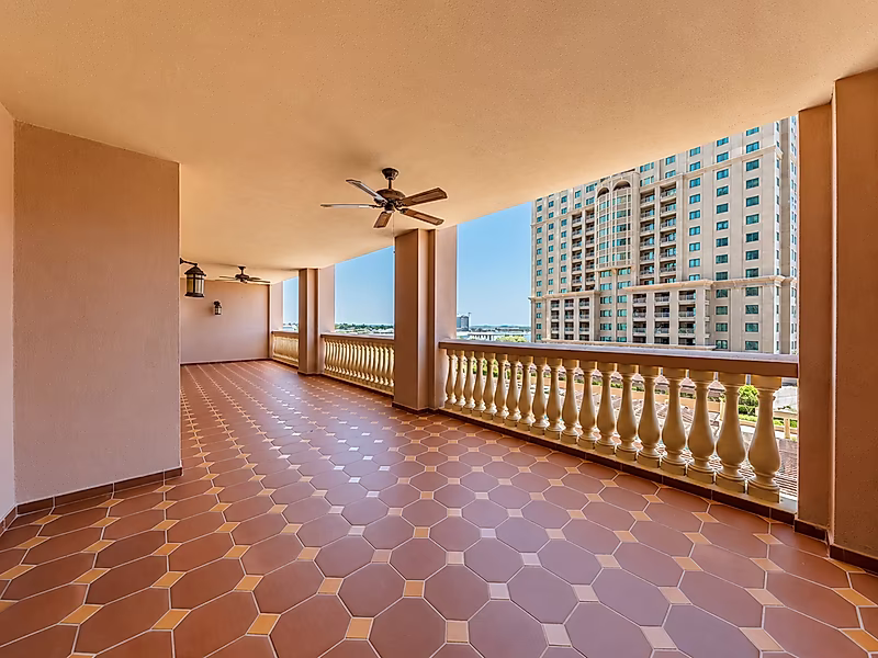 Elegant Fully Furnished 2-Bedroom Residence in Porto Arabia - Photo 12