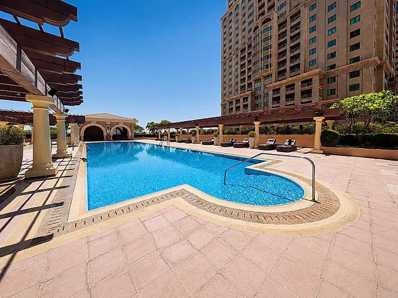 Elegant Fully Furnished 2-Bedroom Residence in Porto Arabia - Photo 16