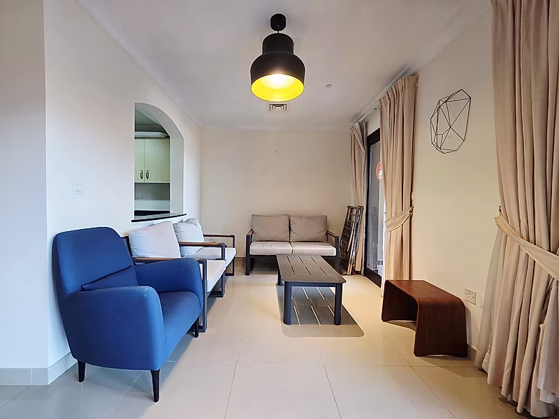 Fully Furnished 2-Bedroom Apartment – Porto Arabia with Marina-View Balcony - Photo 3