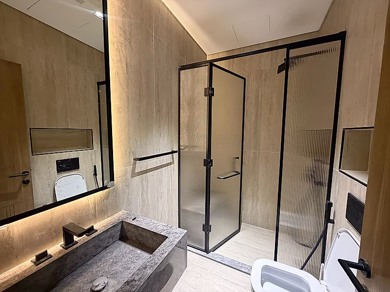 Exquisite 2BR Apartment with Luxury Finishes - Photo 10