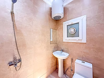 Unfurnished 1 BR apartment | Doha aljadeedah