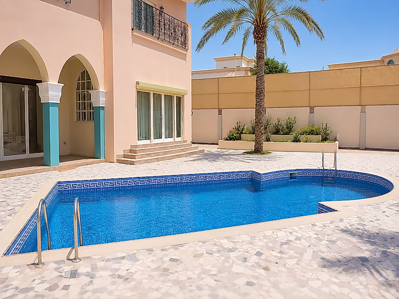 Exclusive Investment Opportunity | Standalone Villa on 1,225 SQM Plot in Prestigious Legtaifiya - Photo 1