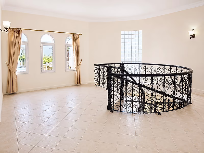 Exclusive Investment Opportunity | Standalone Villa on 1,225 SQM Plot in Prestigious Legtaifiya - Photo 6