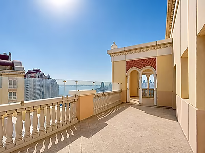 LUXURY PENTHOUSE WITH HUGE TERRACE & CITY VIEW
