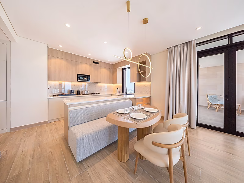 Luxury 1-Bedroom Waterfront Apartment | 108 sqm | Sea View | Private Beach Access - Photo 5