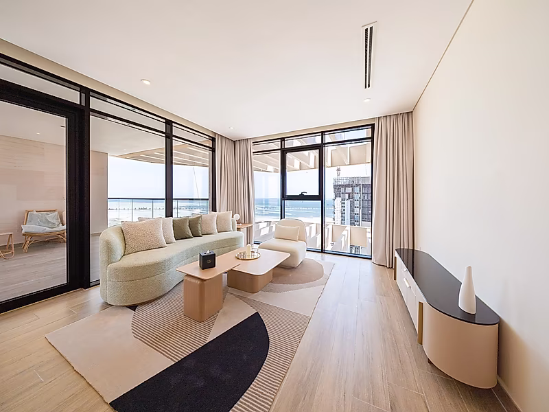 Luxury 1-Bedroom Waterfront Apartment | 108 sqm | Sea View | Private Beach Access - Photo 8