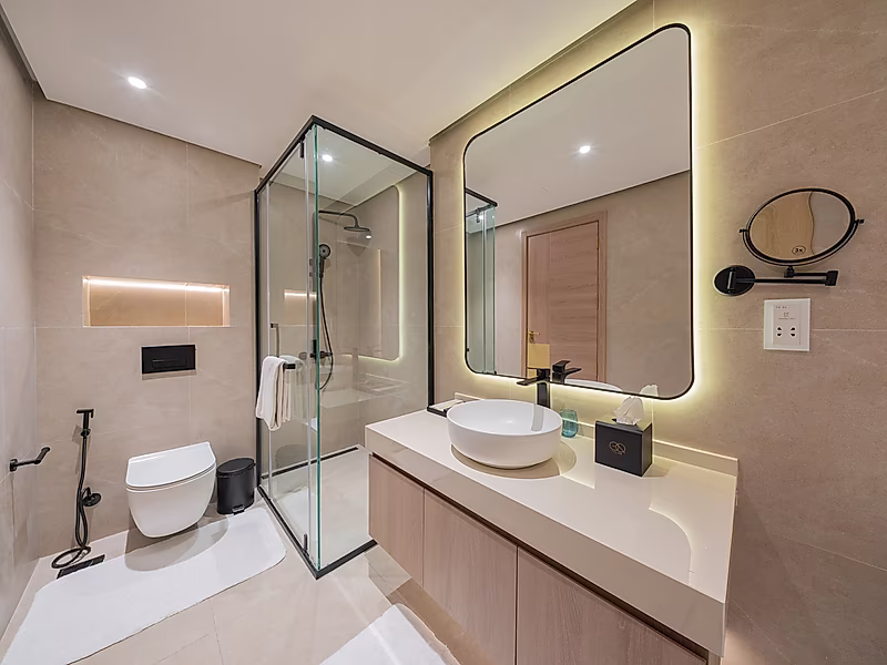 Luxury 1-Bedroom Waterfront Apartment | 108 sqm | Sea View | Private Beach Access - Photo 12