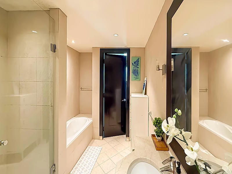 Elegant 3-Bedroom Apartment with Maid’s Room & Stunning Marina View | Porto - Photo 11