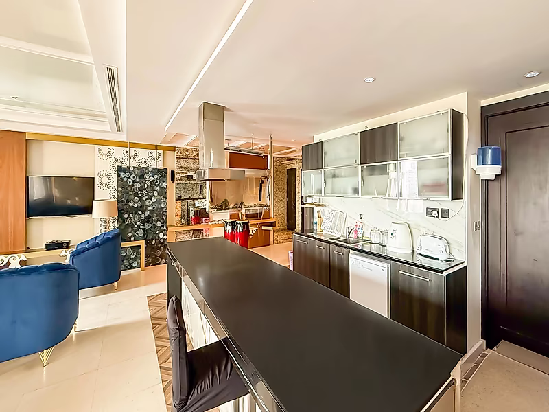 Elegant 3-Bedroom Apartment with Maid’s Room & Stunning Marina View | Porto - Photo 18