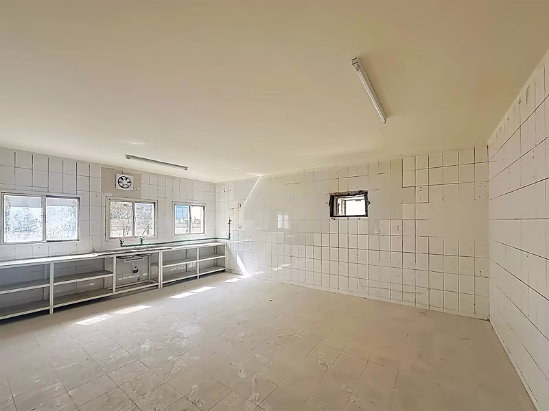 Labor Camp for Rent | 72 Rooms | Newly Renovated - Photo 4