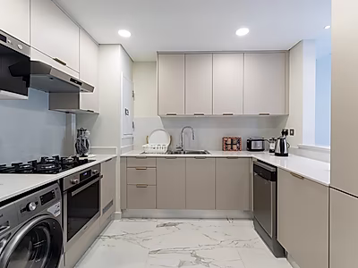 MODERN 2-BEDROOM APARTMENT WITH LUXURIOUS FINISHES | MARINA