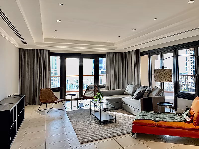LUXURIOUS SPACIOUS 3BED+MAID Apartment in Porto Arabia | The Pearl - Photo 1