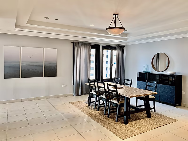 LUXURIOUS SPACIOUS 3BED+MAID Apartment in Porto Arabia | The Pearl - Photo 4