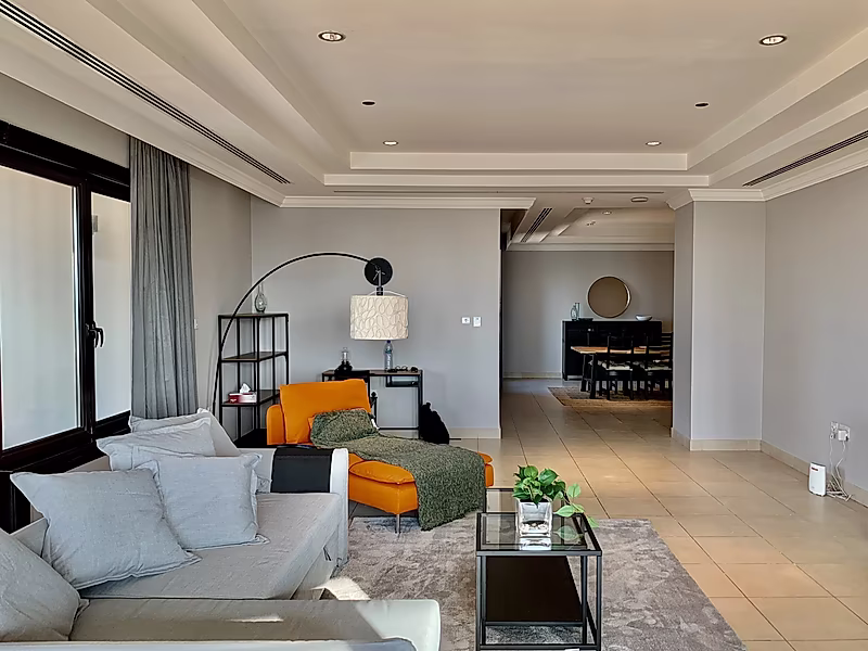 LUXURIOUS SPACIOUS 3BED+MAID Apartment in Porto Arabia | The Pearl - Photo 6