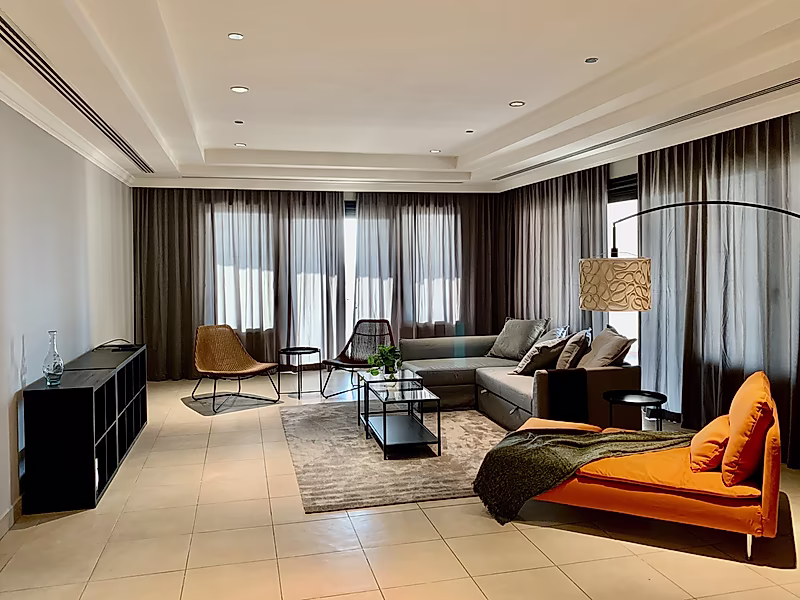 LUXURIOUS SPACIOUS 3BED+MAID Apartment in Porto Arabia | The Pearl - Photo 7