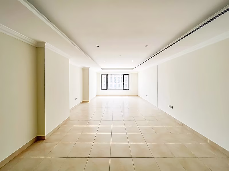 Exquisite One-Bedroom Haven with Extra Storage in Porto Arabia, The Pearl Qatar - Photo 3