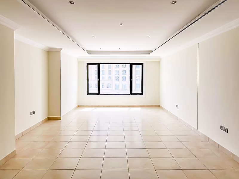 Exquisite One-Bedroom Haven with Extra Storage in Porto Arabia, The Pearl Qatar - Photo 4