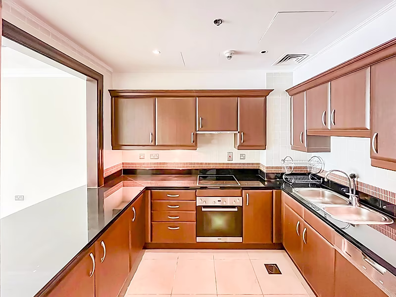 Exquisite One-Bedroom Haven with Extra Storage in Porto Arabia, The Pearl Qatar - Photo 6