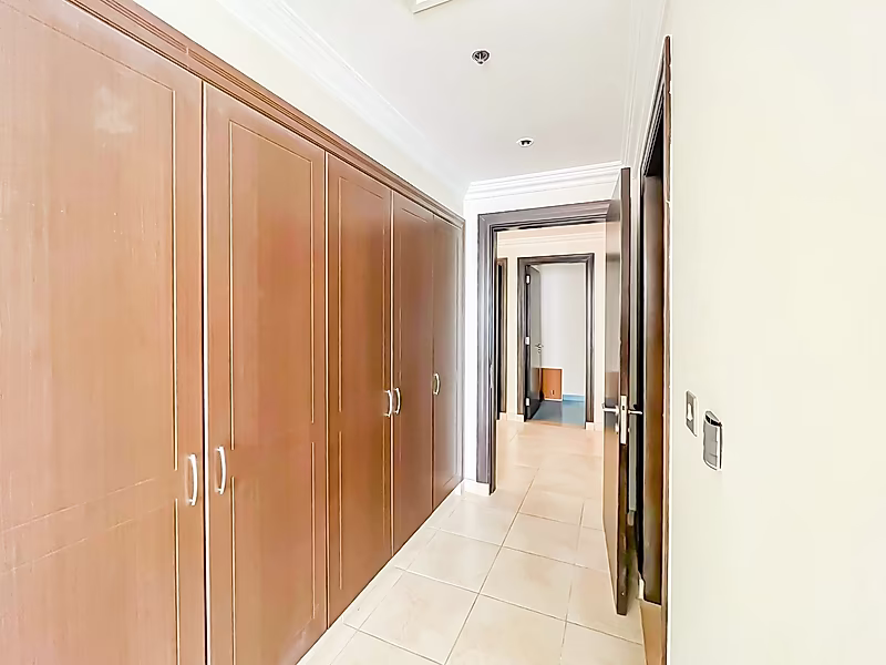 Exquisite One-Bedroom Haven with Extra Storage in Porto Arabia, The Pearl Qatar - Photo 7
