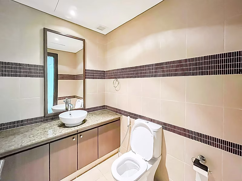 Exquisite One-Bedroom Haven with Extra Storage in Porto Arabia, The Pearl Qatar - Photo 9