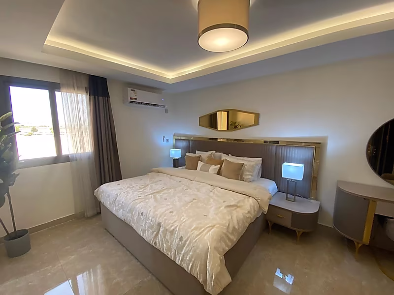 Spacious Luxury Villa with Elegant Interiors - Photo 8