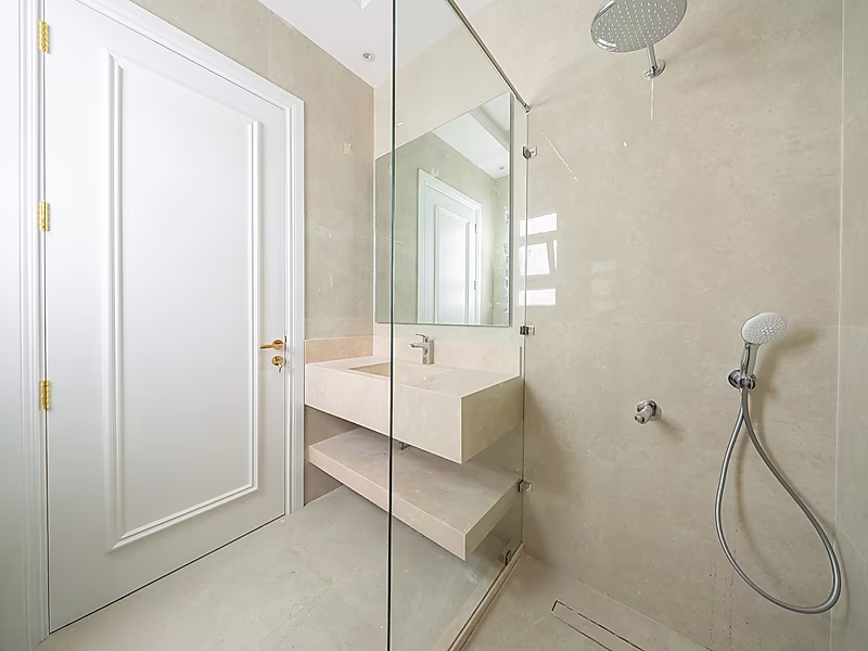 Spacious Standalone Family Villa for Sale | 8 Bedrooms | Prime Al Thumama Location - Photo 2